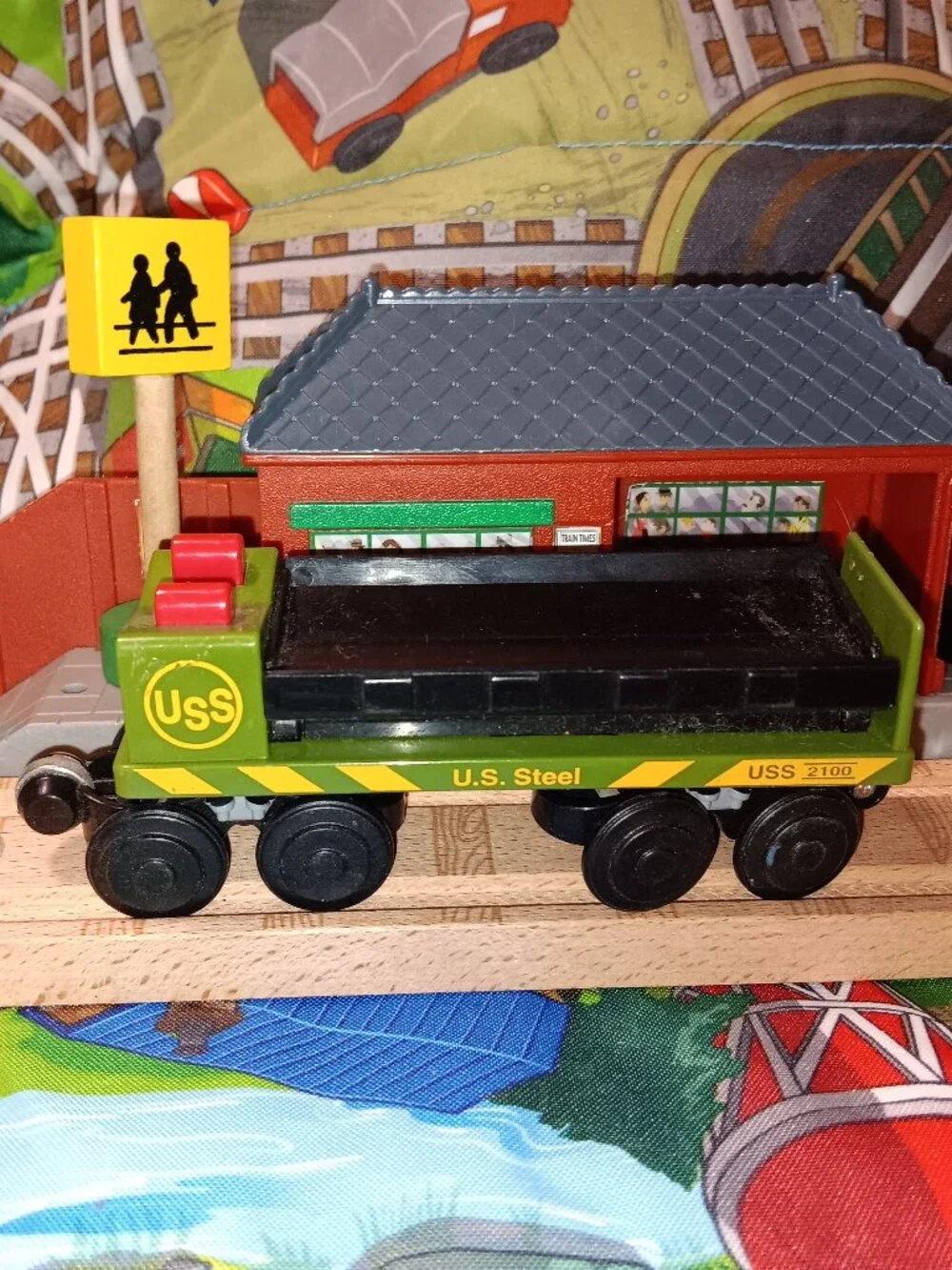 Lionel Wooden Railway Train Track USS Steele Pipe Car Thomas Compatible